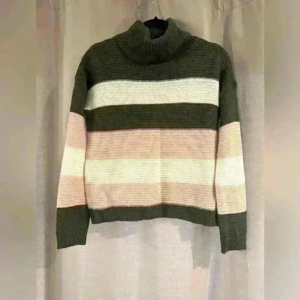 Women’s Pink Derek Heart Turtleneck Sweater